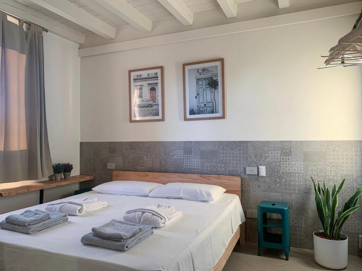 Charming Attic Apartment With Balcony & Swimming Pool Desenzano del Garda Exterior photo